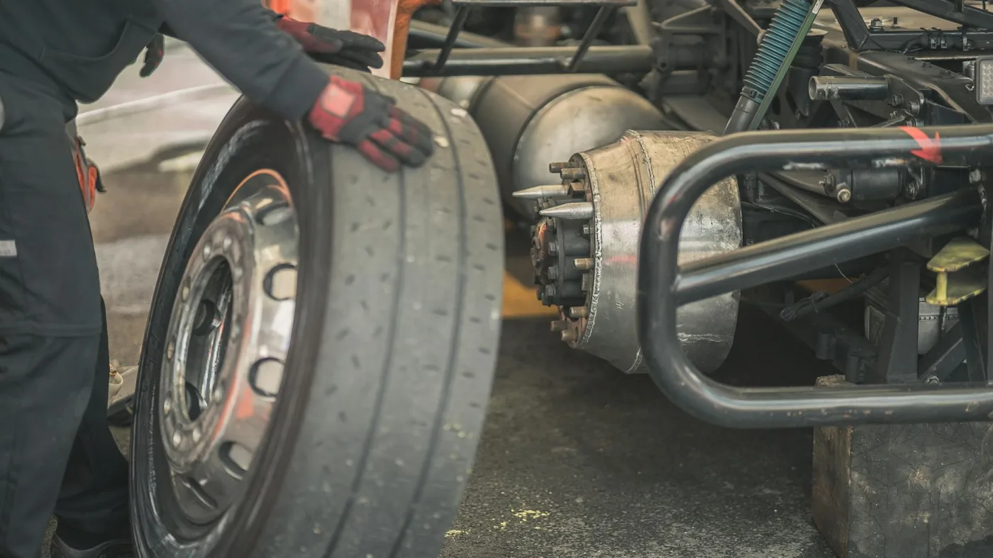 Engine oil change frequency for high-mileage fleets