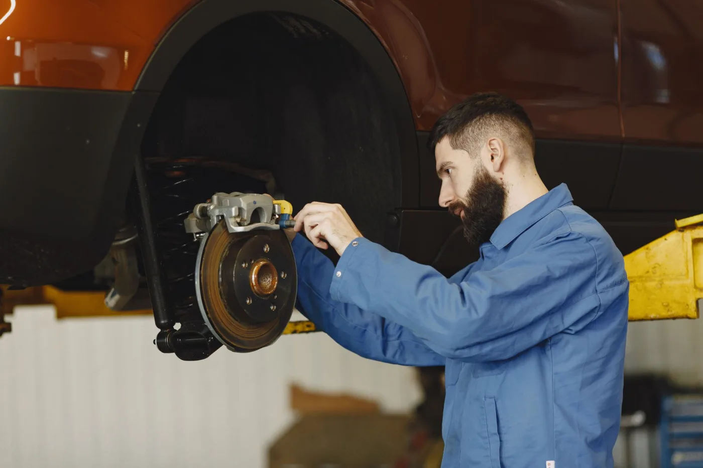 L'impact du contrôle de la pression des pneus sur la sécurité et la consommation de carburant
